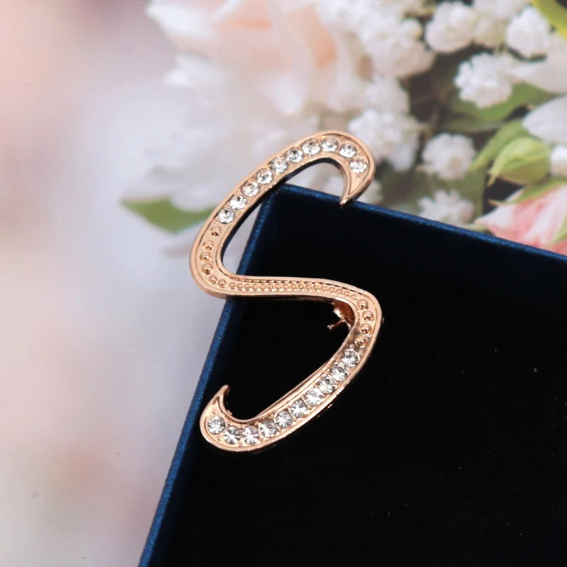 Fashion Women Rhinestone Brooch A-z English Letter Gold Metal Pins Qme S