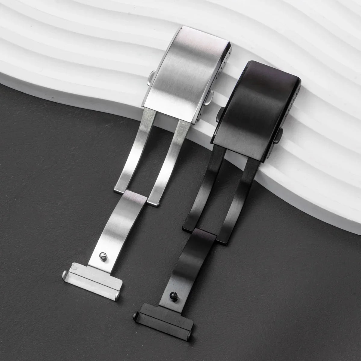 Watchdives Watch Clasp 18mm 20mm 22mm Silver Folding Safety Milled Clasp Replacement Stainless Steel Deployant Watch Buckle Qme