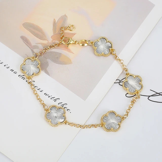 2023 INS Hot Sale 10 Colors Five Leaf Flower Bracelet Classic Fashion Adjustable Bracelet Sweet Romantic Woman Party Jewelry Qme 9
