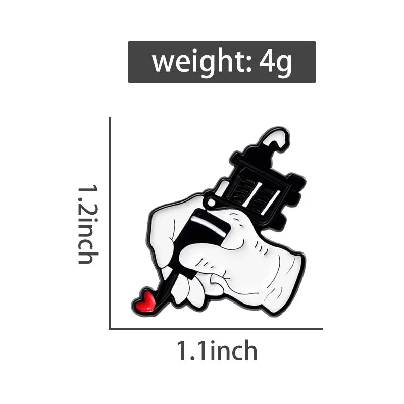 Creative Tattoo Gun Machine Red Heart Brooch Enamel Pin Funny Decorative Brooches Lapel Badges Jewelry Accessories Wholesale Qme
