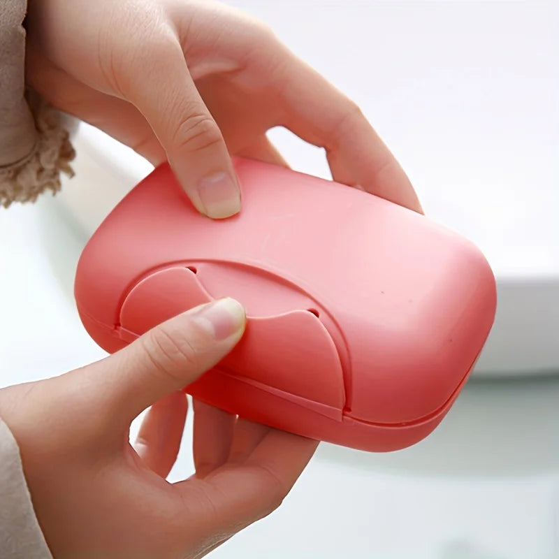 1pc Durable PP Material Portable Soap Dispenser with Lid, Soft Color Series, Travel And Bathroom Soap Dish, Easy-Open Design Qme