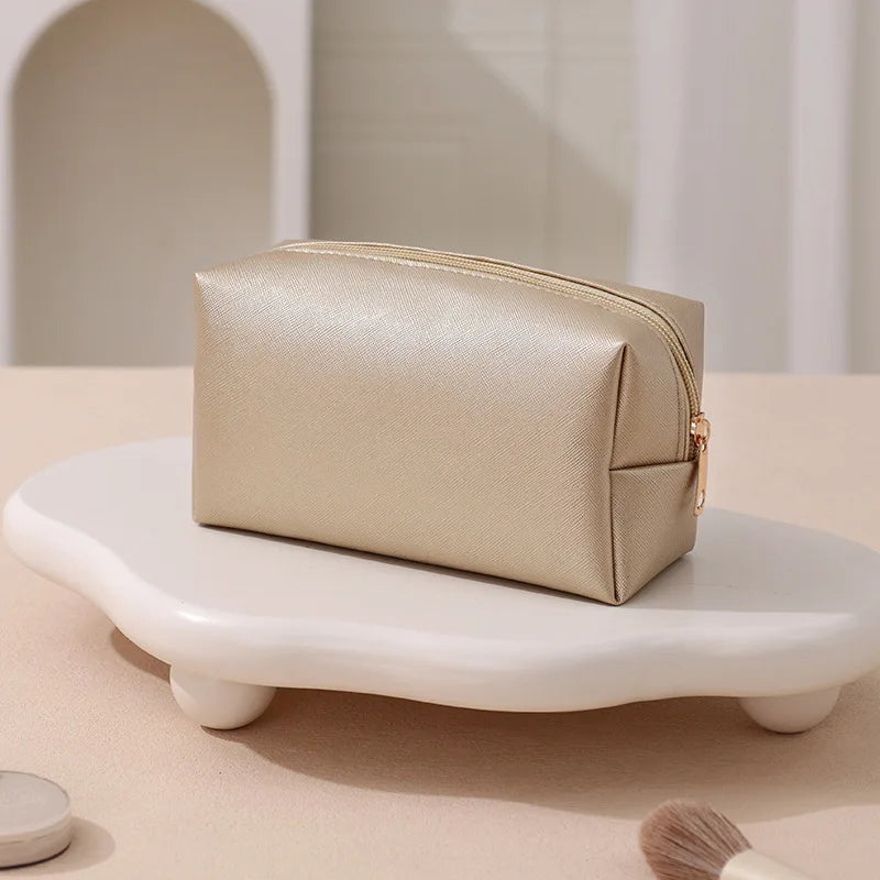 A 1pcs PU Leather Portable Toiletry Bags Waterproof Travel Make Up Bags for Women Small Medium Large Cosmetic Organizer Bags Qme Golden small