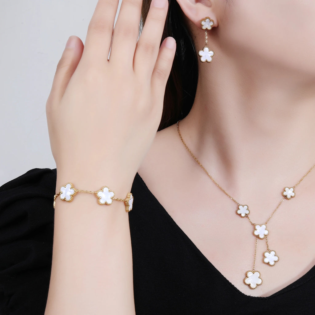 Stainless Steel Hot Sale Five Leaf Flower Gold Color Clover Jewelry Set Bracelet Necklace Earrings High Quality Luxury Jewelry Qme