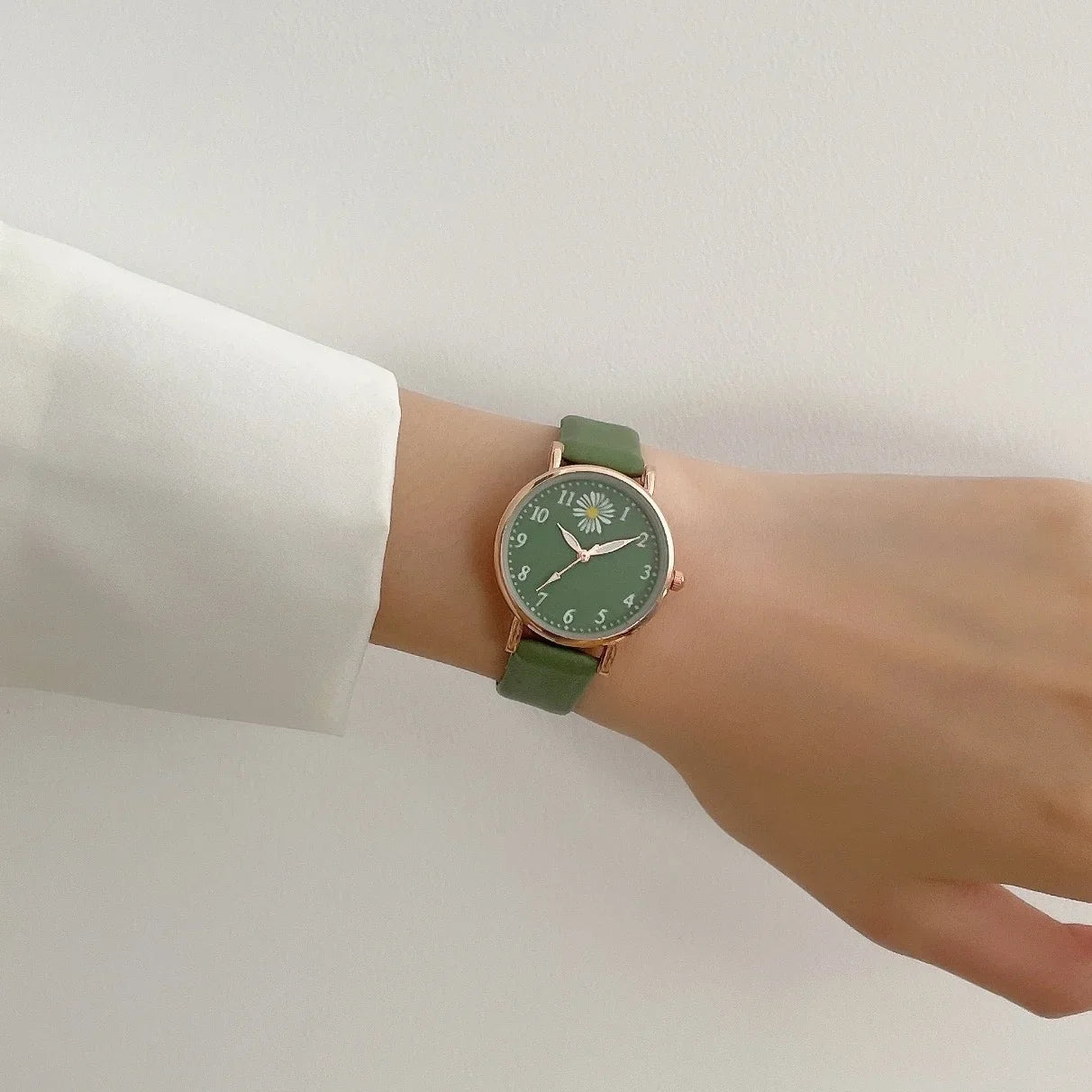 1pc Round Pointer Quartz Watch Cute Daisy Charm Electronic Wristwatch With PU Leather Strap & 1pc Bracelet, Best Gift For Her Qme