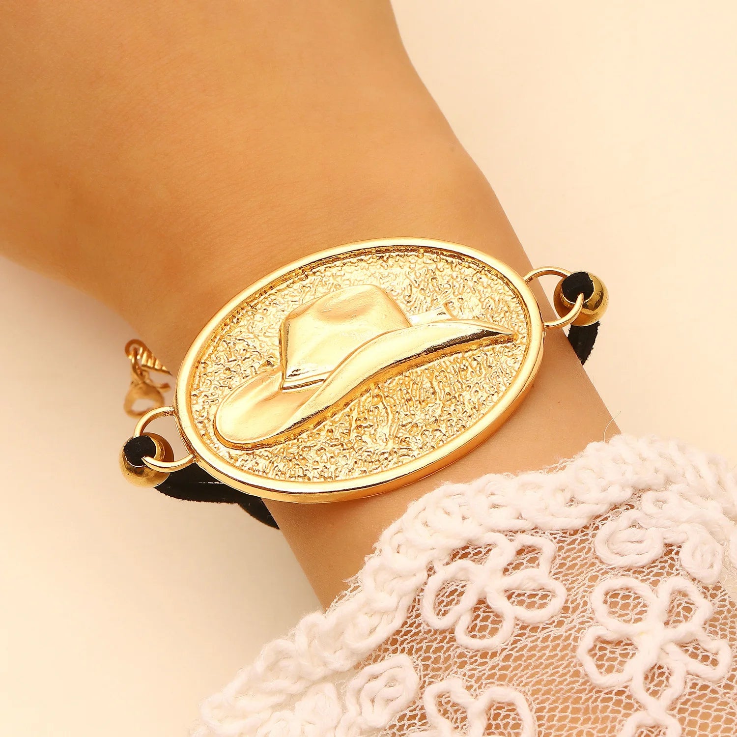 2PCS Boho Ethnic Western Cowboy Hat Rope Bracelet,Oval Texture Exaggerated Hand Jewelry for Vintage Statement Fashion Bangle Qme