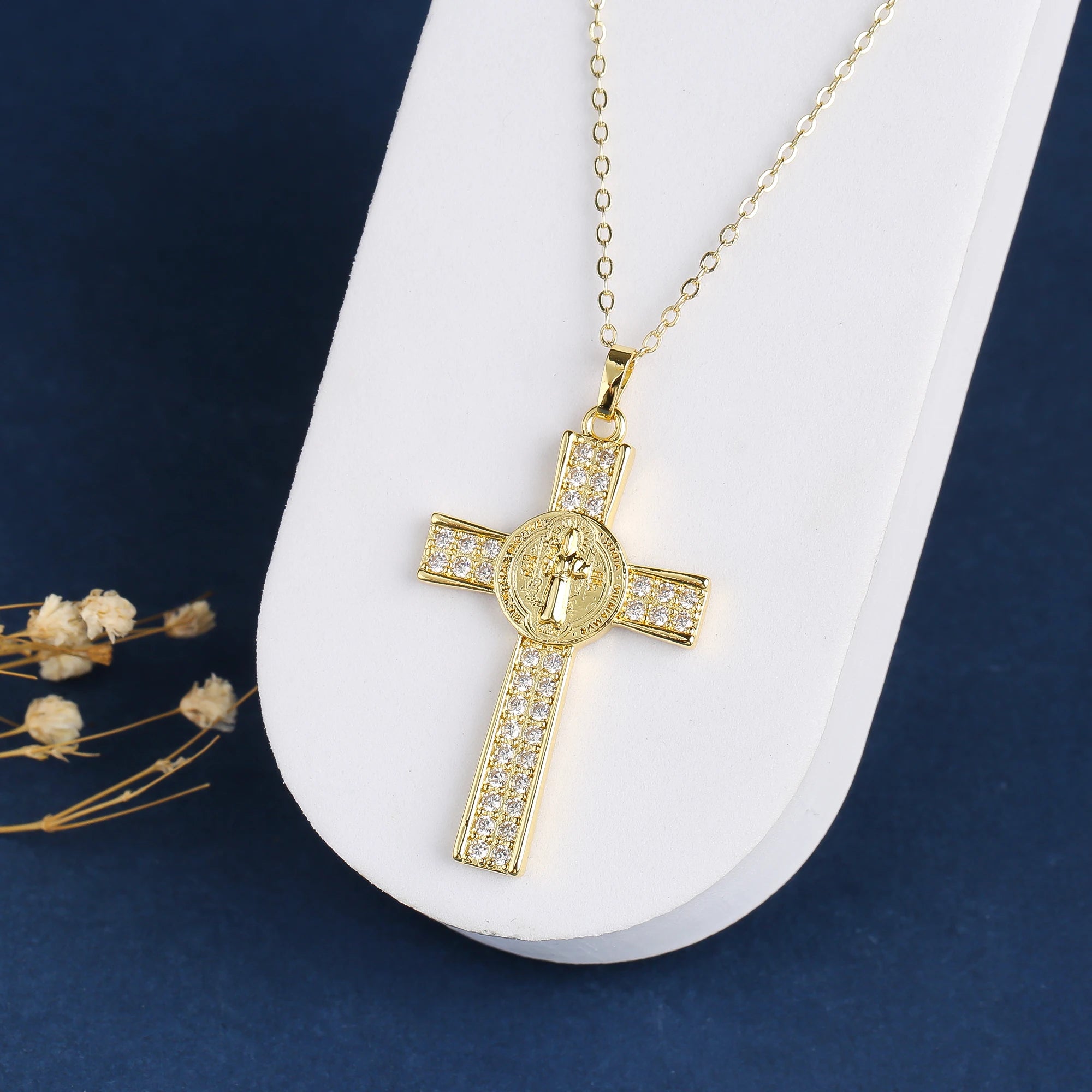 Classic New Creative Gold Plated Anchor Cross Religious Zircon Pendant Necklace Ins Popular Party Jesus Jewelry For Men Women Qme 1