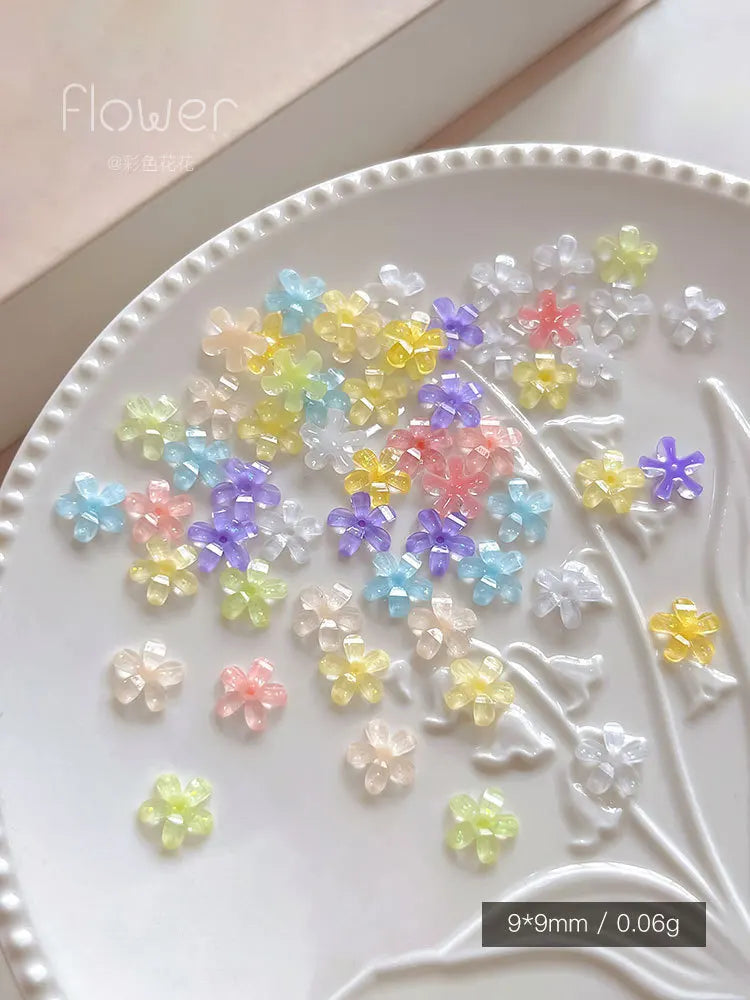 Sparkling White 5 Petal Flower Nail Charms, 3D Resin Small Flat Back Daisy Nail Art Decorations, Bling DIY Manicure Rhinestones Qme colours 10mm 100pcs