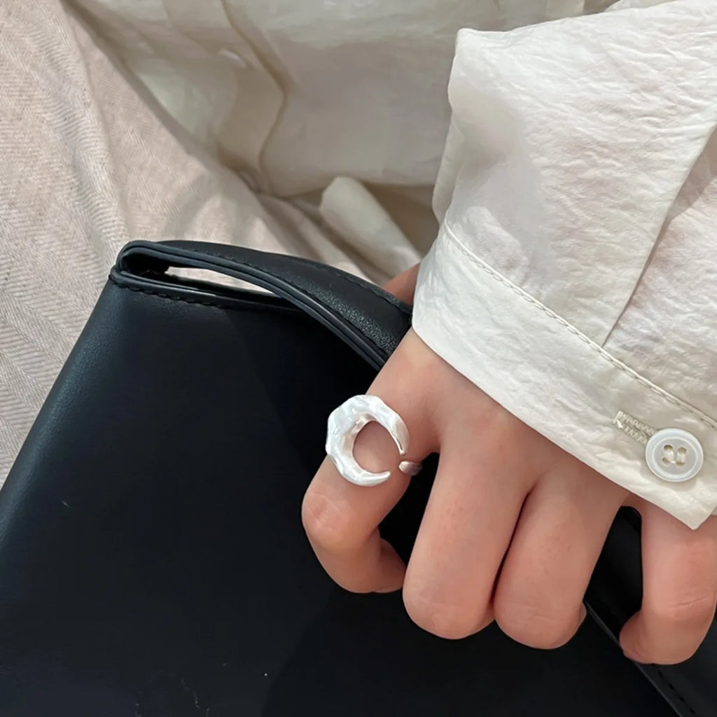 Matte Exaggerate Frosted White Series Crescent Moon Finger Rings for Women Girl Hip Hop Fashion New Jewelry Gift Party Rock Qme