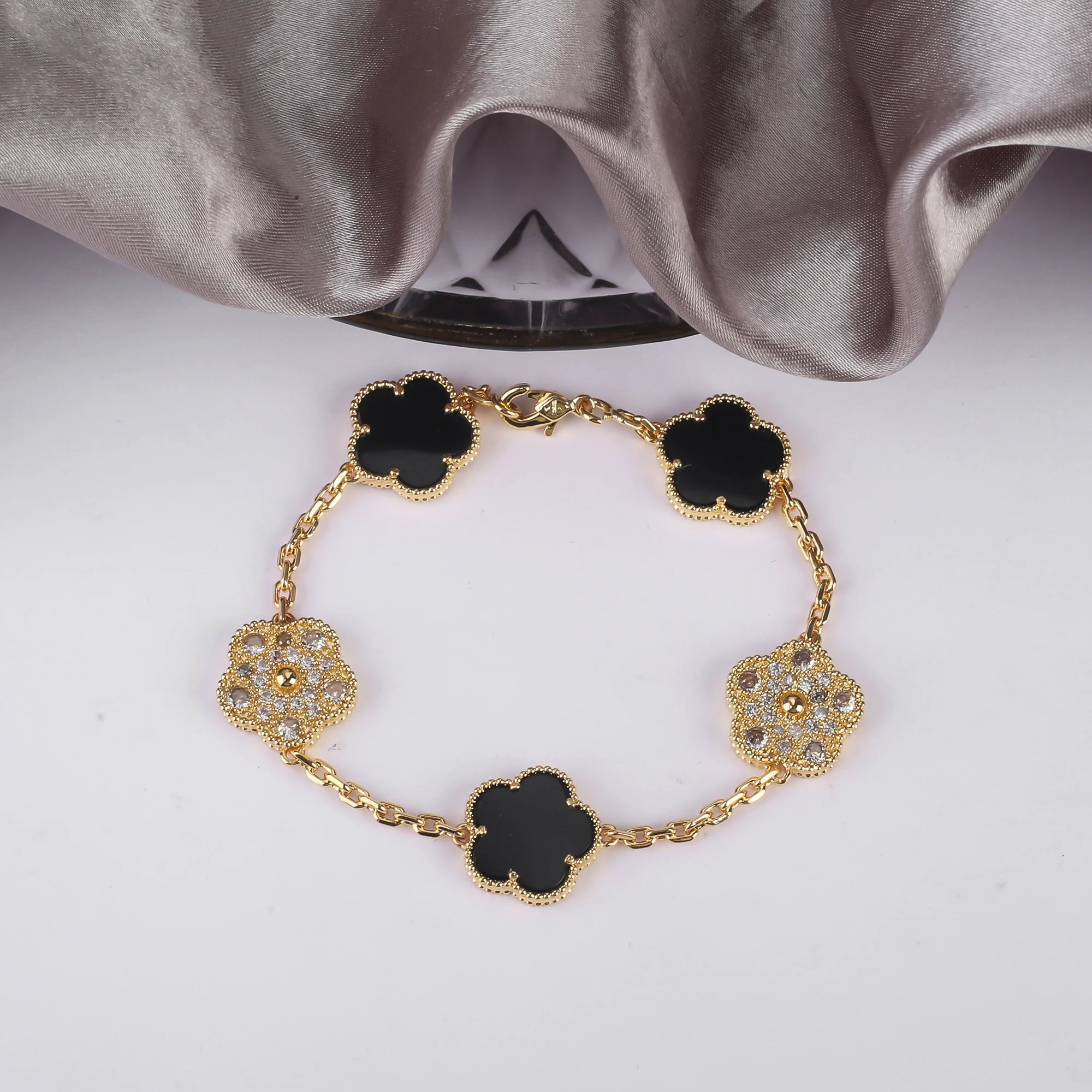 Classic 10 Colors 15mm Five-Leaf Flower Bracelet Simple Lucky Gold Silver Women'S Bracelet For Daily Wear Jewelry Free Shipping Qme 25