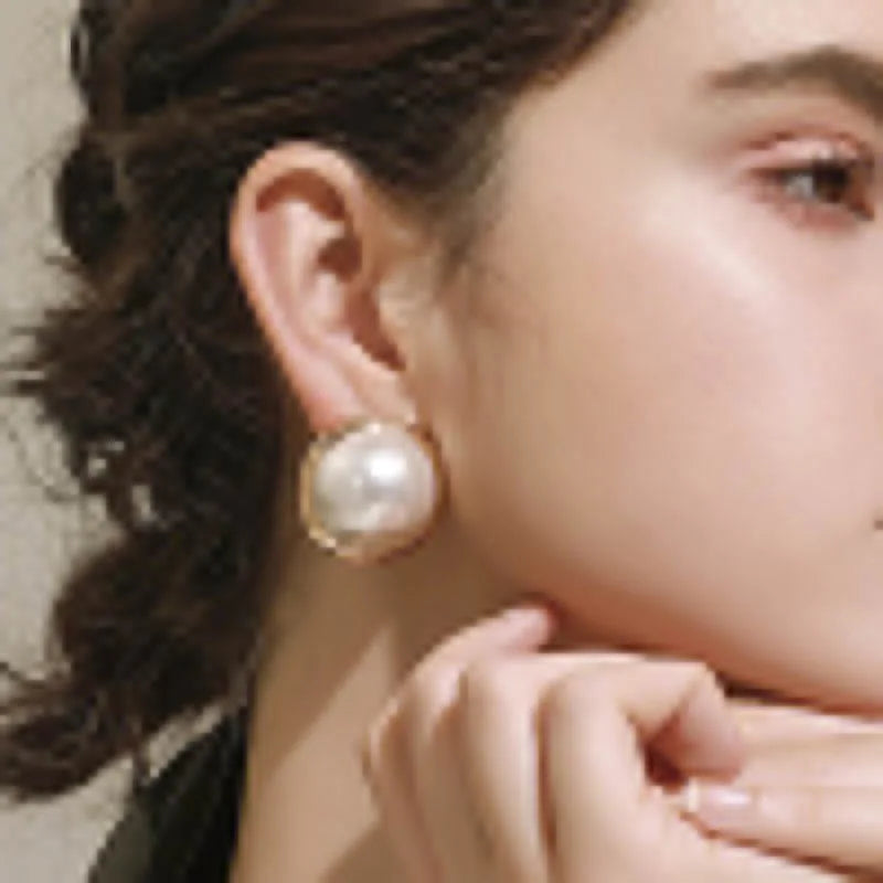 Korean Big Round Simulated Pearl Stud Earrings For Women New Classic Elegant Earings Fashion Jewelry Wholesale Qme