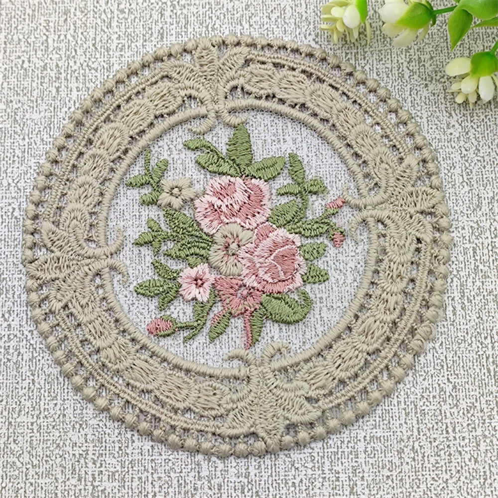 12cm Vintage Lace Coaster Placemat Embroidery Craft Bowls Coffee Cups Coaster European Style Fabric Anti-Scald Table Plate Mat Qme 12 x 12cm Grey