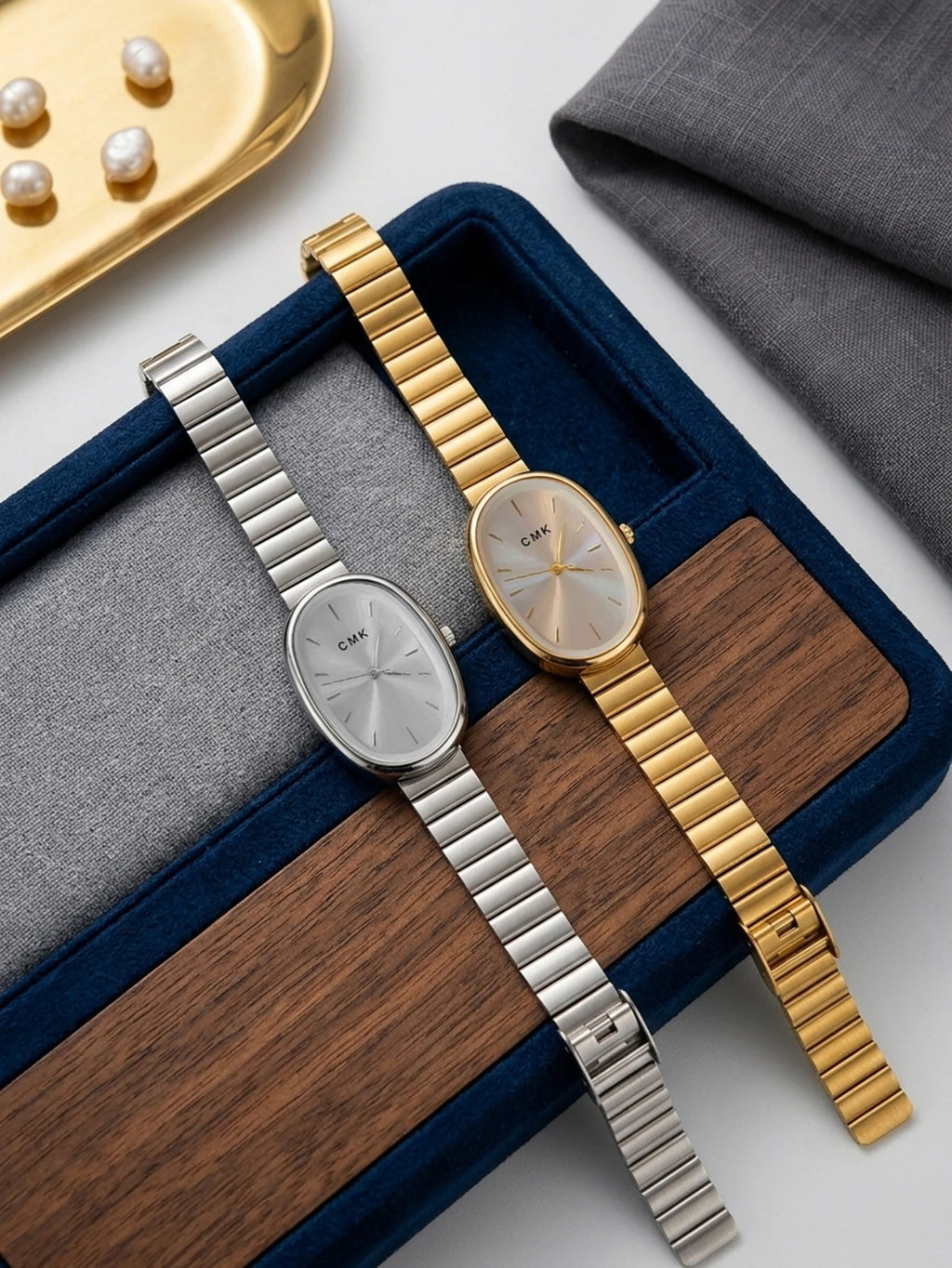 Oval thin steel strip women's quartz watch gold and silver minimalist luxury commuting watch Qme