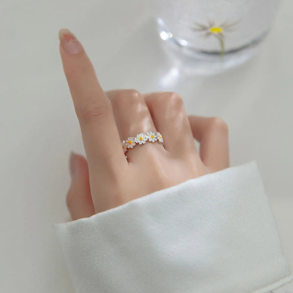 Vintage Daisy Flower Rings for Women Korean Style Adjustable Opening Finger Simple Ring Wedding Engagement Statement Jewelry Gif Qme