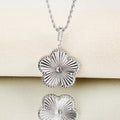 New Arrival 26mm Stainless Steel Metal Laser Pendant Necklace Luxury for Woman Wedding Party Trend Jewelry Accessories Clover Qme Necklace 60cm Silver