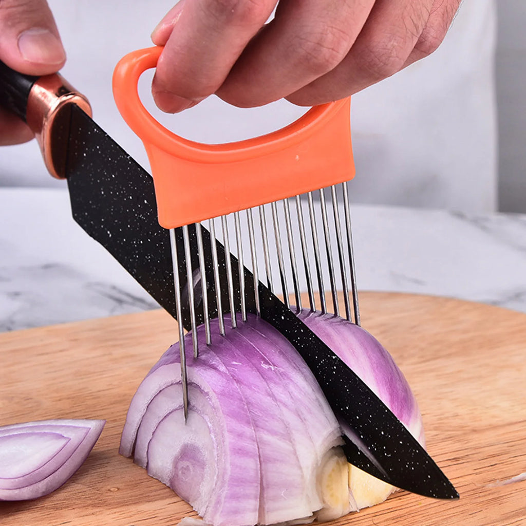 1Pc Effortlessly Slice Onions Colorful Onion Slicer Kitchen Stainless Steel Potato Chip Onion Holder for Vegetable Tomato Eggs Qme