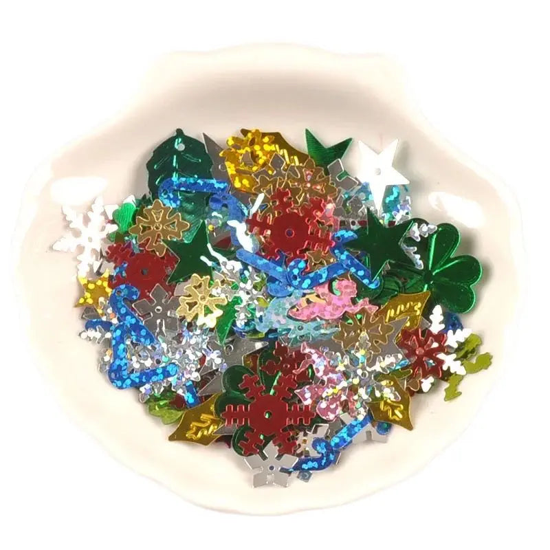 20g 9-27mm Mixed Pattern Snowflakes/Christmas Leaves/Stars PVC Confetti Sequins Table New Year Party Supplies Decoration c3764 Qme