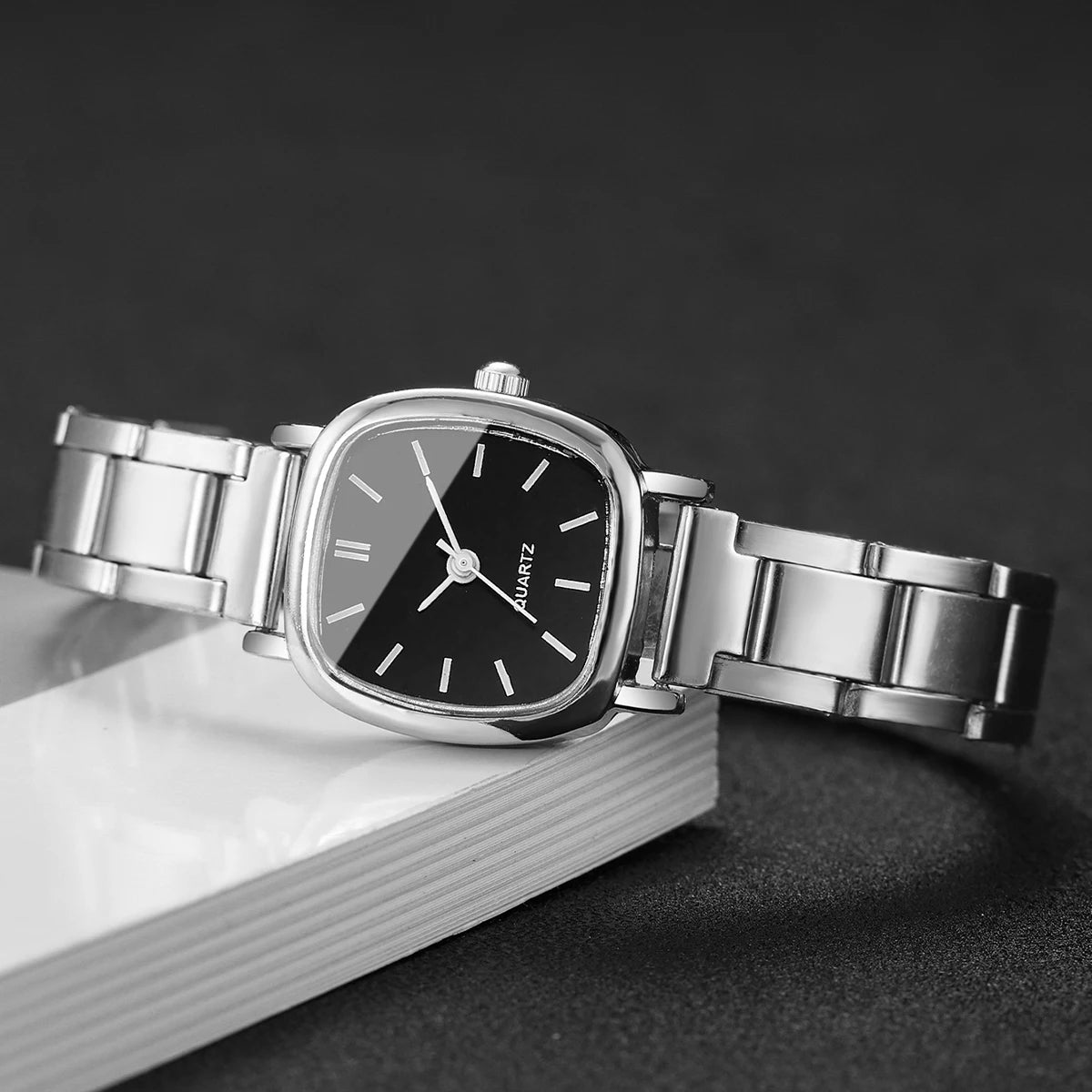1pcs/set Women's Watch Fashion Style Trendy Simple Scale Square Small Dial Korean Edition Retro Versatile Quartz Watch No Box Qme