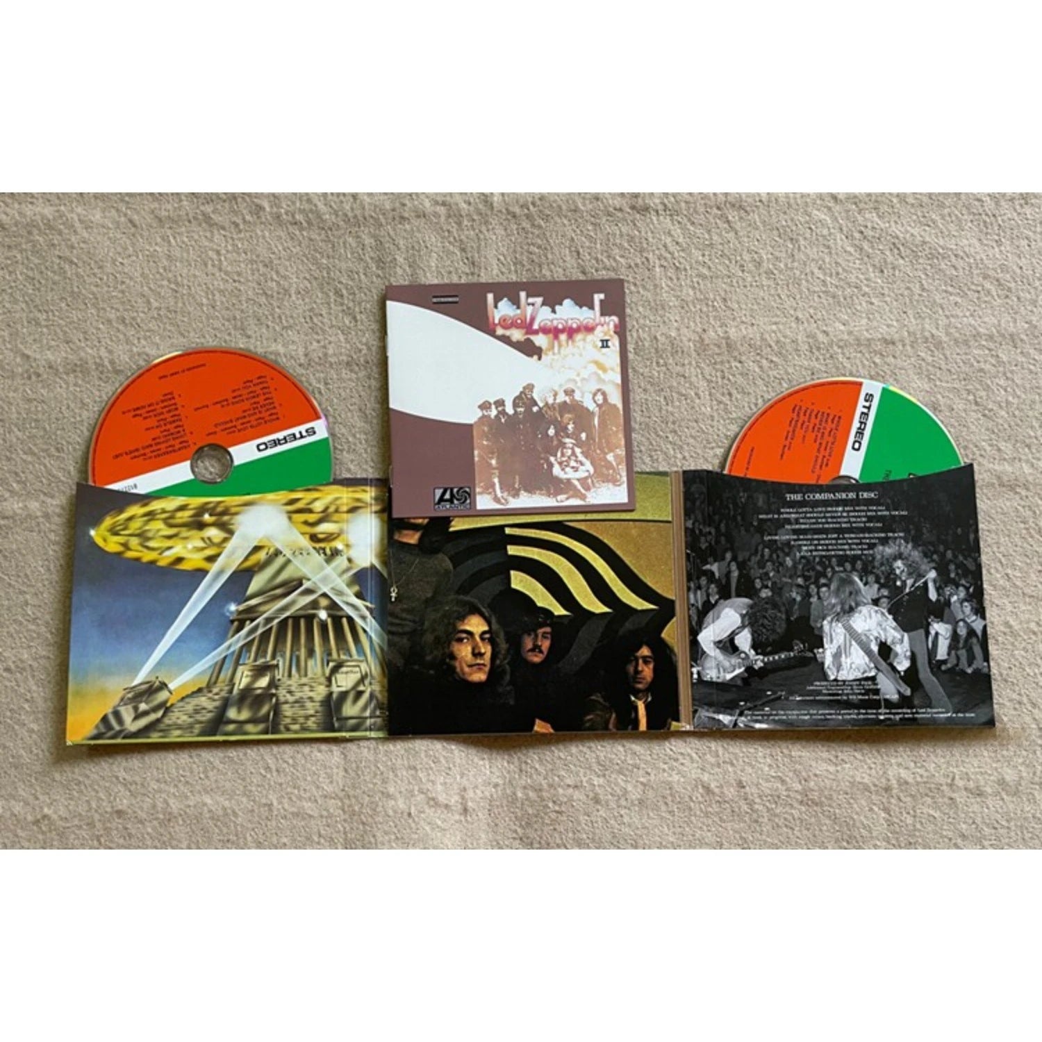 Led Zeppelin II Rock CD, Featuring Tracks Including Whole Lotta Love and Ramble on, Conveying The Raw Power of 70s Hard Rock Qme