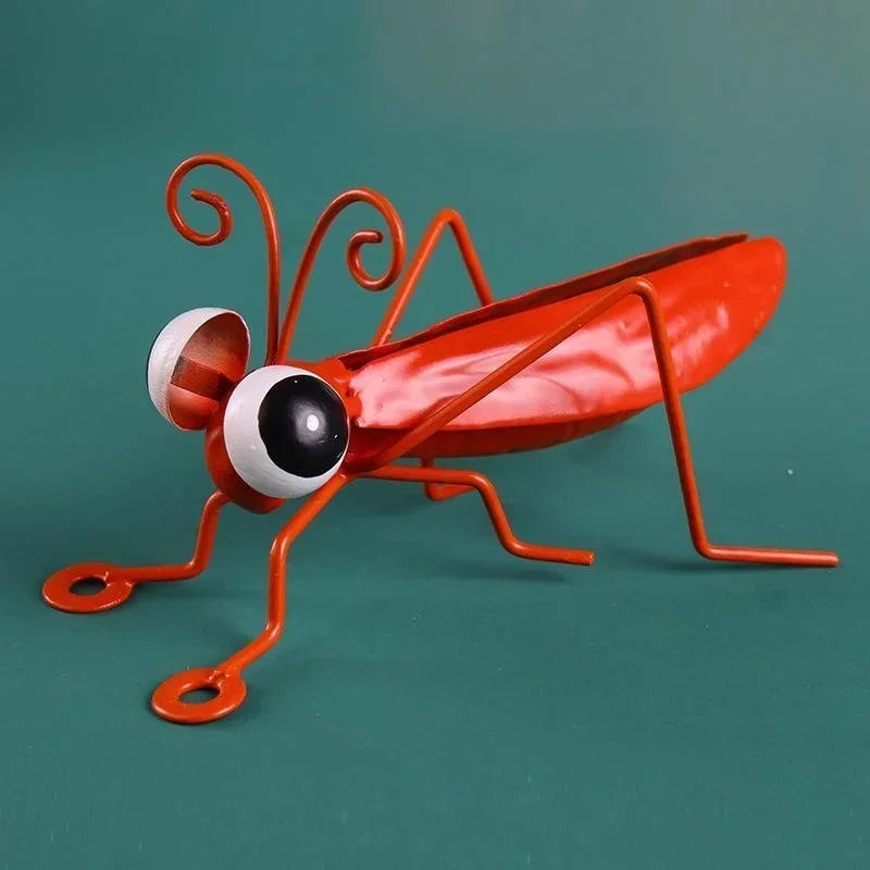 Garden Cute Metal Grasshopper Statue Decoration Outdoor Tree Wall Art Garden Grasshopper Statue Decoration Courtyard Backyard Qme Red