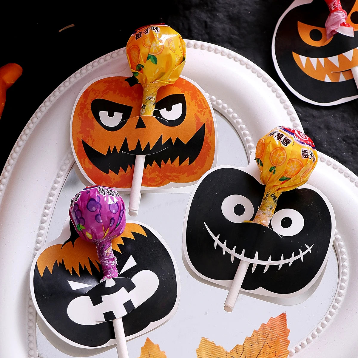 Pack of 30 Halloween Lollipop Cards: Fun Halloween Candy Cards for Kids, Featuring 6 Different Pumpkin Designs to Celebrate Halloween Qme