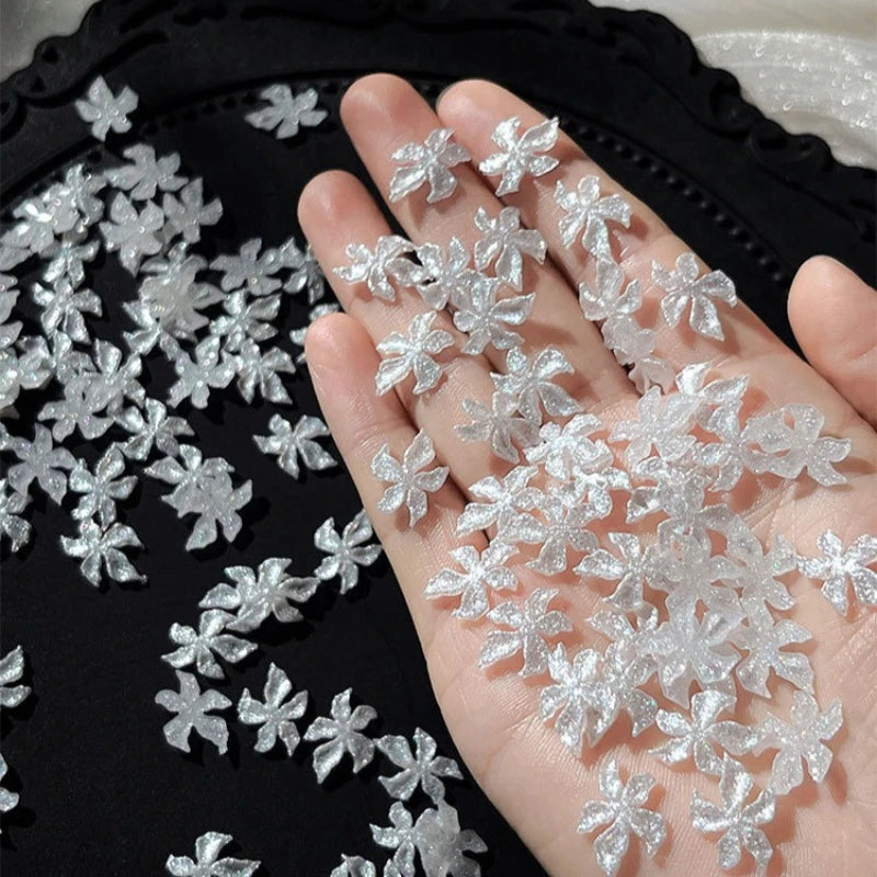 Sparkling White 5 Petal Flower Nail Charms, 3D Resin Small Flat Back Daisy Nail Art Decorations, Bling DIY Manicure Rhinestones Qme white 50pcs