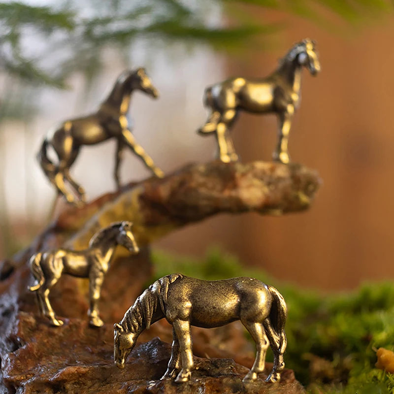 Antique Brass Solid Long Tail Horse Figurines Miniatures Feng Shui Ornaments Copper Zodiac Animal Mini Desktop Decoration Crafts Qme