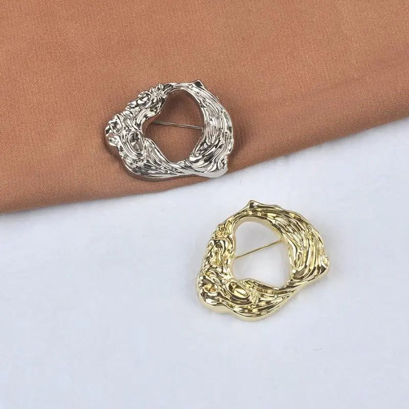 Trendy Gold Silver Color Big Round Brooches For Women Minimalist Metal Irregular Folded Pin Brooch Jewelry Gift Qme