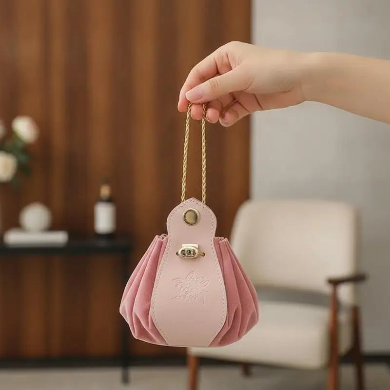Velvet Drawstring Bag Embossed Floral Pattern Jewelry Storage Pouch Candy Bags For Wedding Party Favors Packaging Organizer Qme