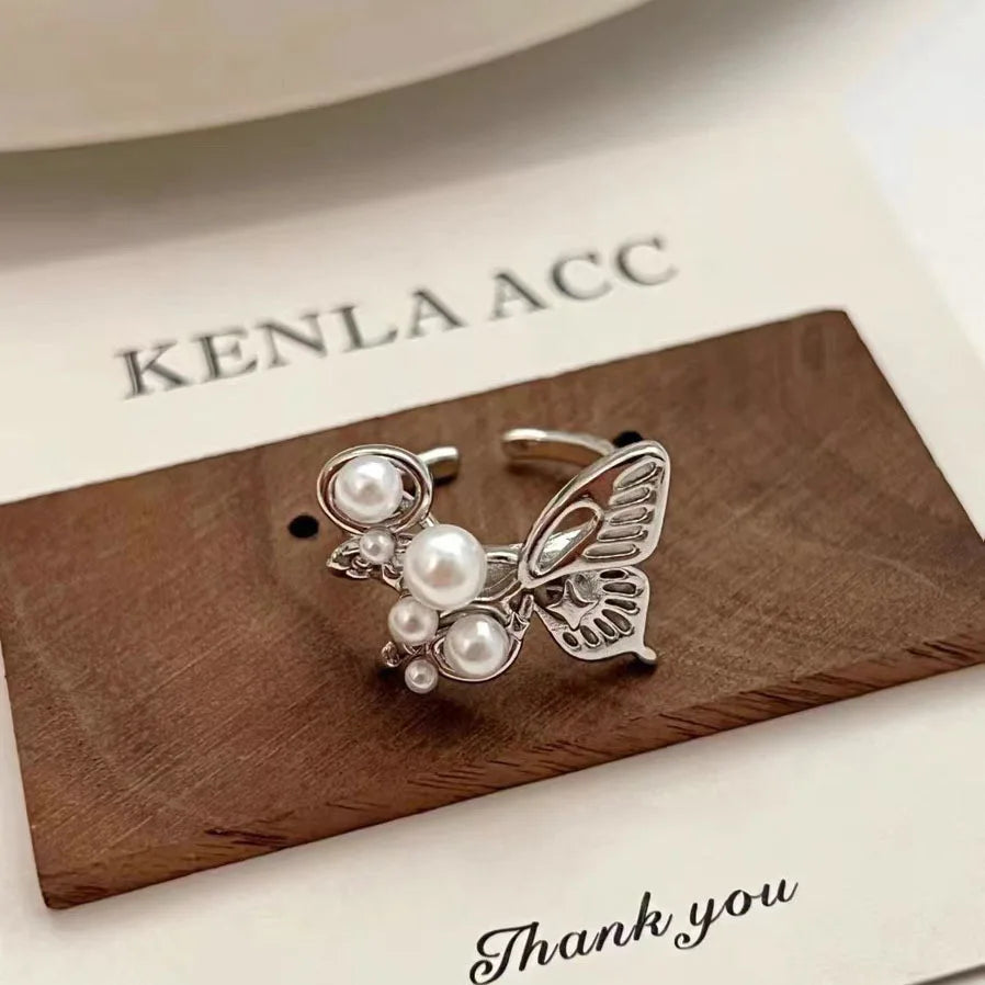 Silver Hollow Butterfly Freshwater Imitation Pearl Open Adjustable Ring Delicate Elegant Ladies Daily Statement Finger Jewelry Qme