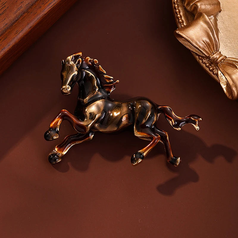 Classic Horse Brooches For Women Zodiac Animal Lapel Pins Casual Party Accessories New Year Gifts Friends Qme A17