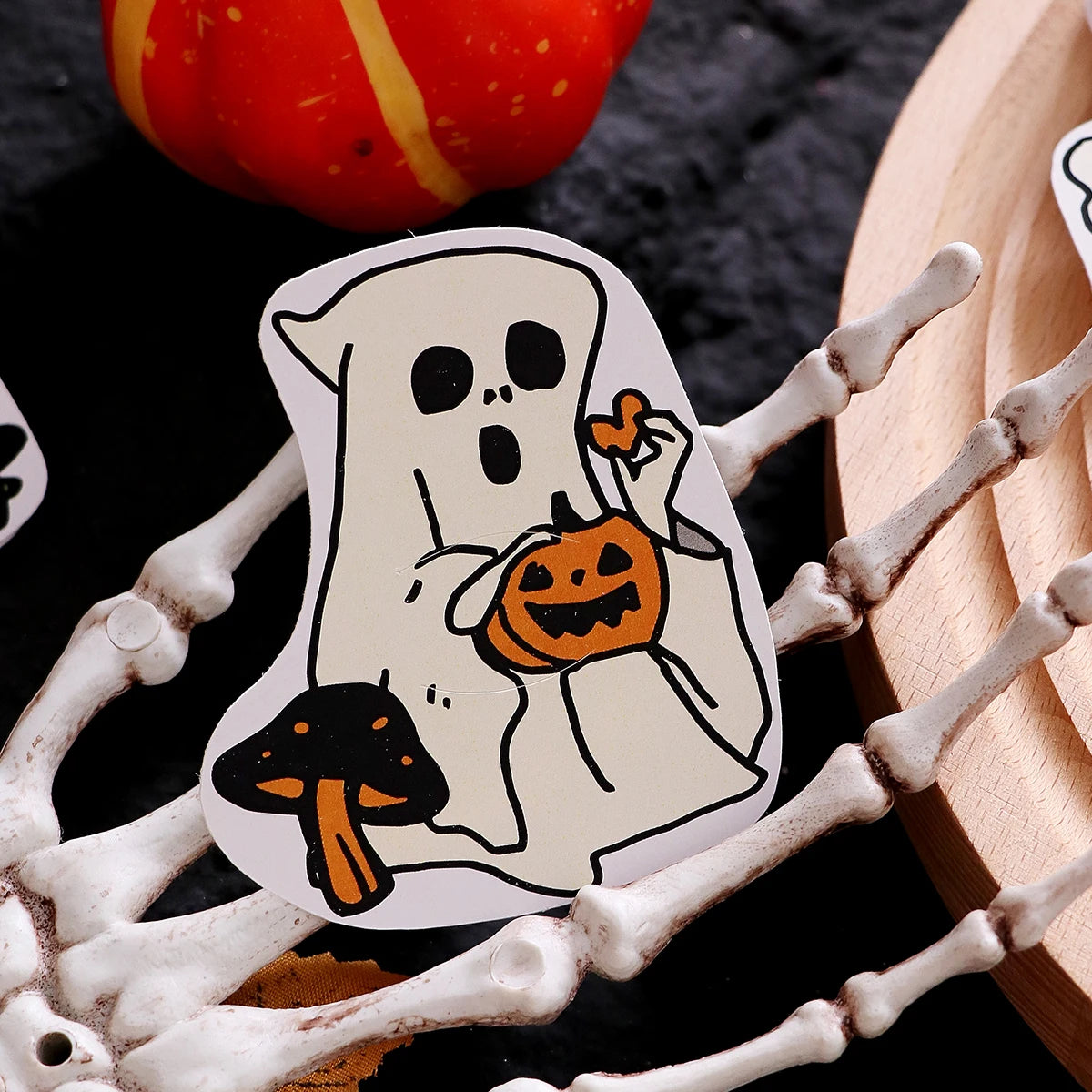 Halloween Lollipop Cards—Pack of 30: Fun Halloween Candy Cards for Kids, Featuring 5 Different Ghost Designs to Celebrate Halloween Qme
