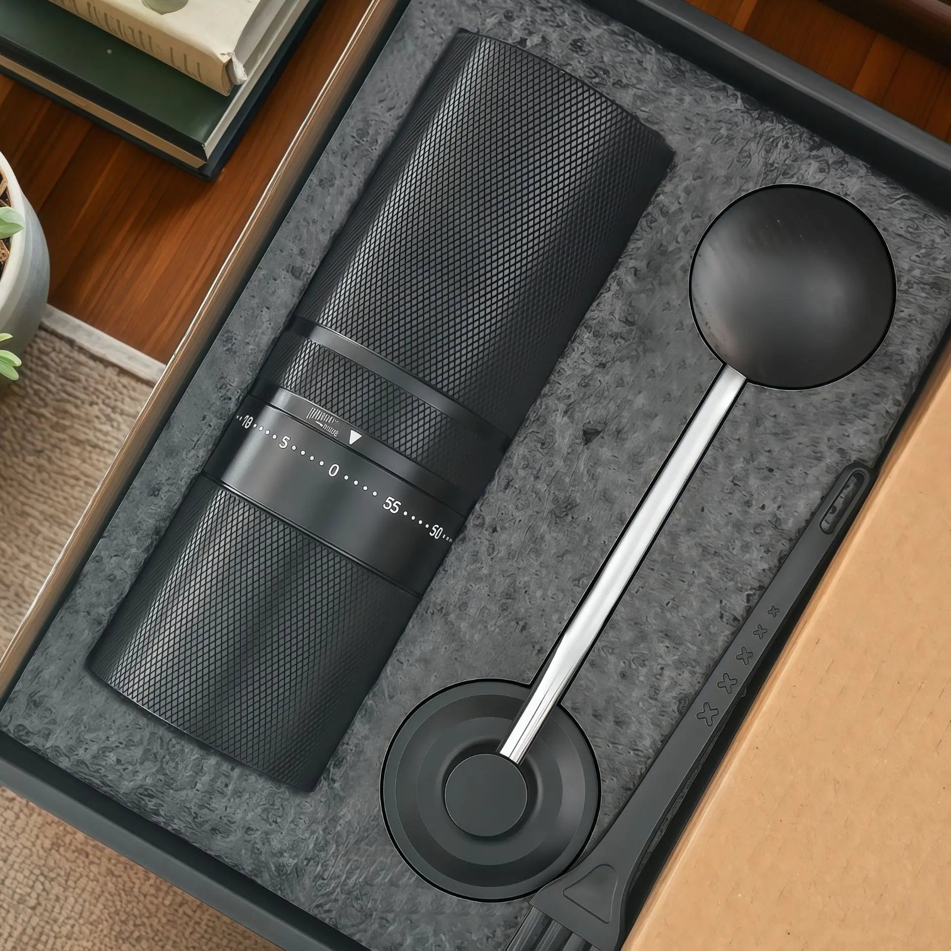 Manual Coffee Grinder,Hand Coffee Maker&Coffee Bean Grinder,Hand Coffee Grinding Tool for FreshGrinding,Hand-Crank Coffee Maker Qme Blk 7StarSteelBur