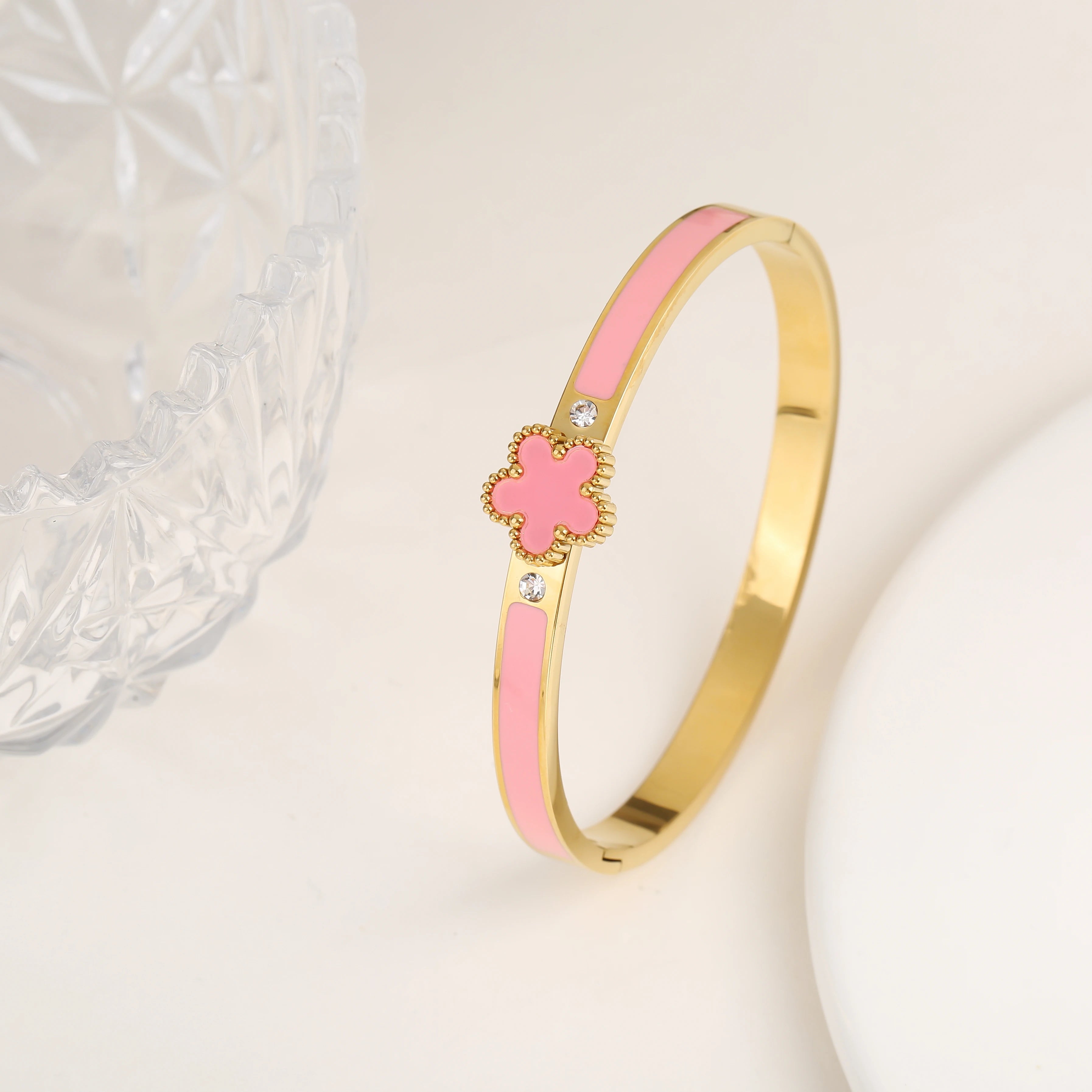2pcs Gold Color Stainless Steel Five-Leaf Flower Bangle Simple For Woman Party Wedding Exquisite Wrist Jewelry Fine Clover Gift Qme 11