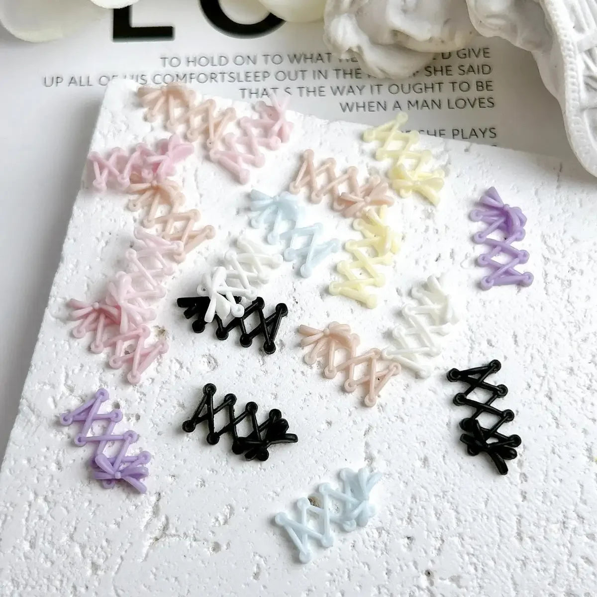 30PCS New Creative Shoelace Resin Nail Charms 3D Macaron Colored Bow Shoelace Nail Art Decorations for DIY French Nail Ornaments Qme