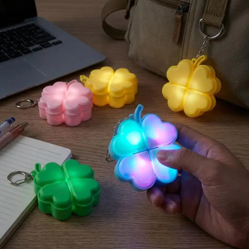 Lucky Four-leaf Clover LED Light Up Keychain Clickable Buttons Stress Qme
