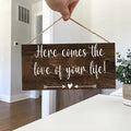 Rustic Here Comes the Love of Your Life Wall Hanging Decor Wood Art Plaques Sign Door Sign for Home Living Room Decor Qme M