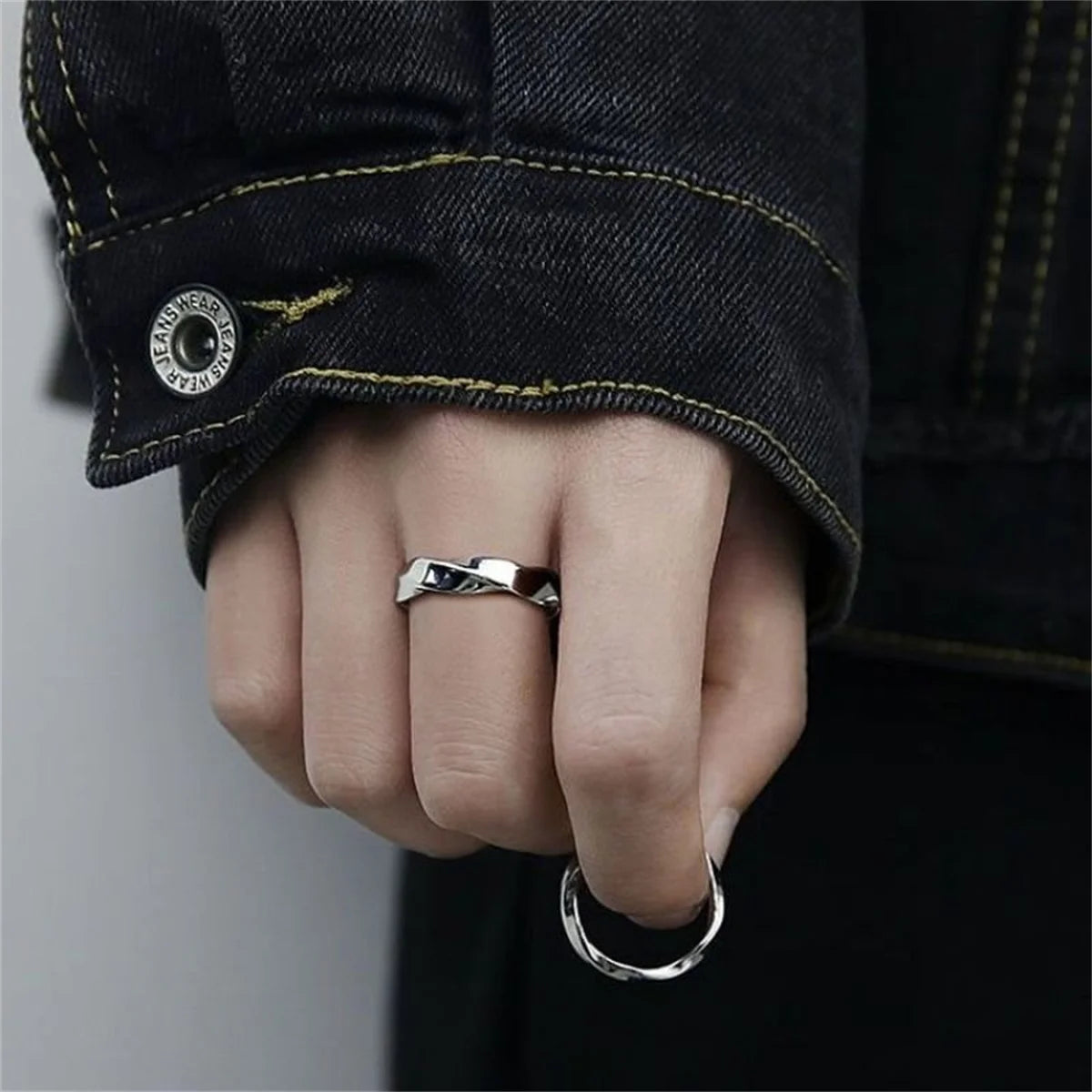 Кольцо Женское Rings For Men Women Trend Design Metal Twist Simple Open Adjustable Finger Ring Jewelry Wedding Qme