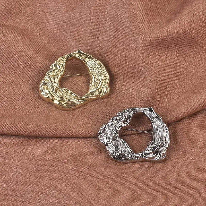 Trendy Gold Silver Color Big Round Brooches For Women Minimalist Metal Irregular Folded Pin Brooch Jewelry Gift Qme
