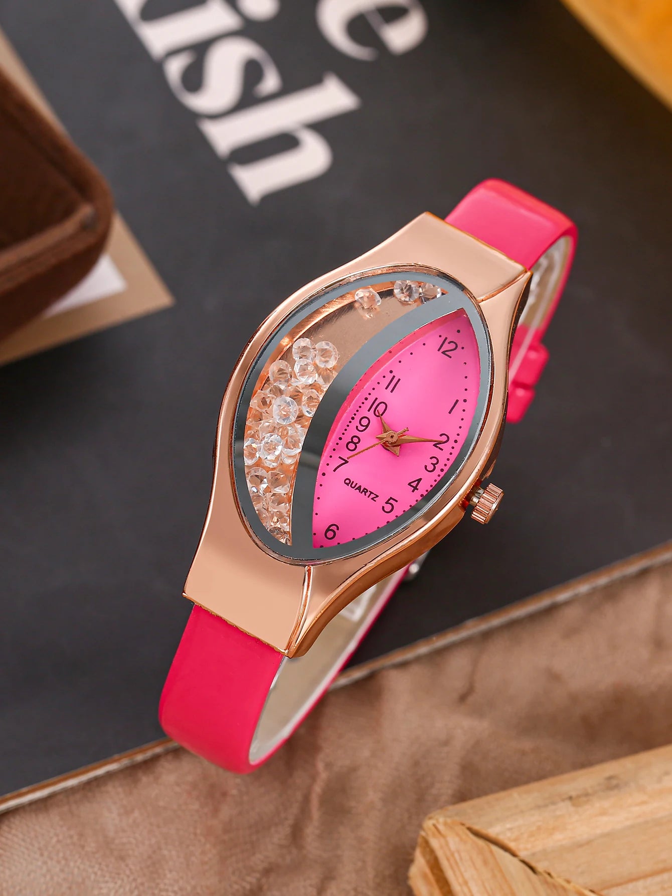 1 piece of snake patterned belt with diamond inlaid women's watch, half half rhinestone ball rolling quartz women's watch Qme