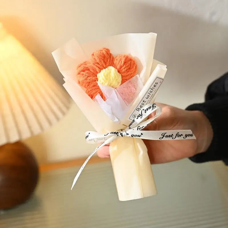 Mini Handmade Yarn Flower Bouquet Crochet Heart Valentine's Day Qme A21