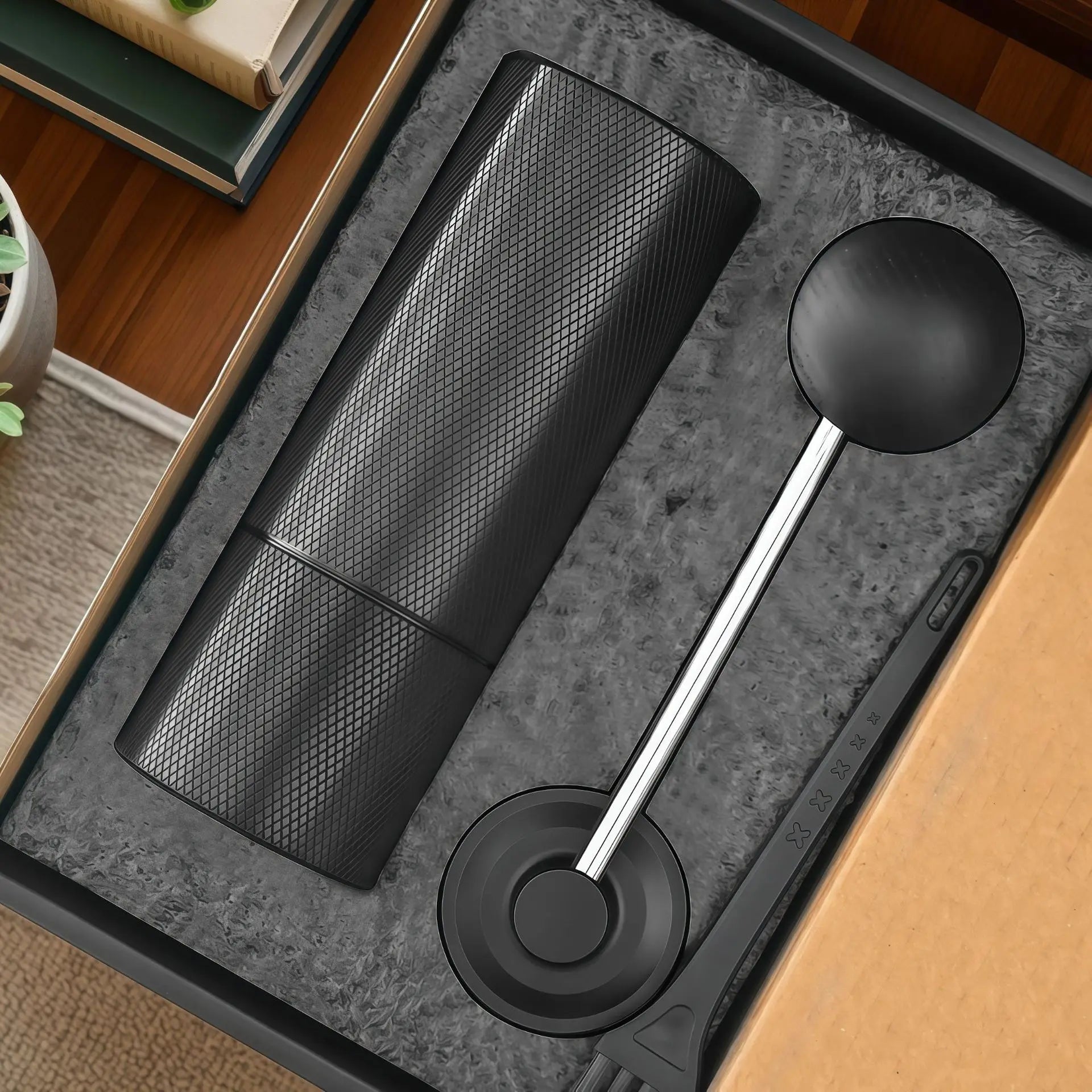 Manual Coffee Grinder,Hand Coffee Maker&Coffee Bean Grinder,Hand Coffee Grinding Tool for FreshGrinding,Hand-Crank Coffee Maker Qme WBlk 5 StarSteel
