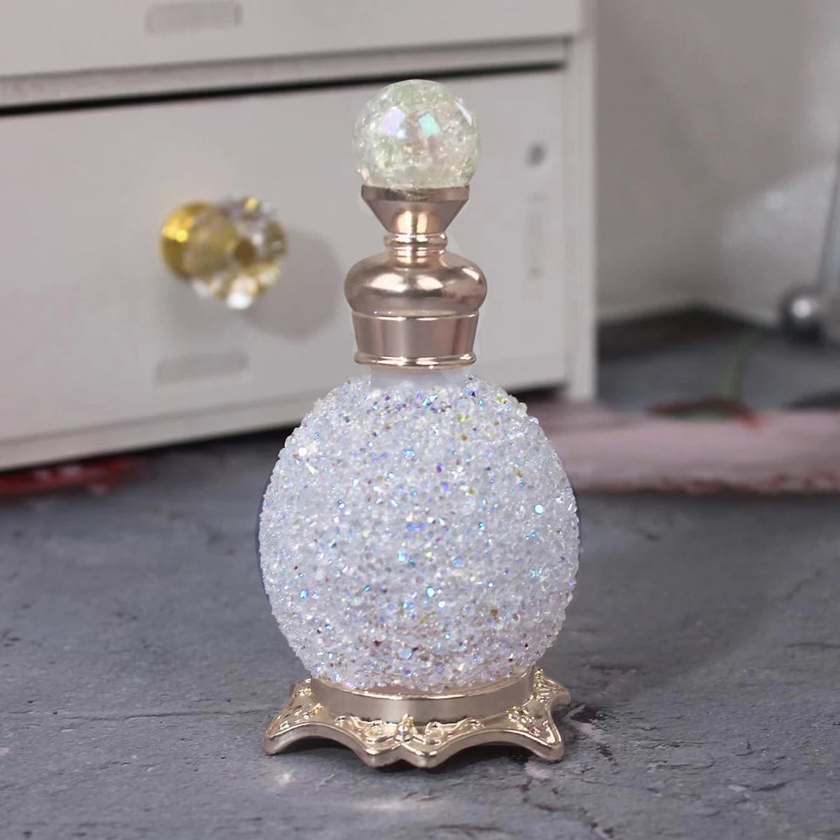 15ml Perfume Decanter Bottle,Luxuriou Perfume Bottle with Sparkling Rhinestone Decoration,Dropper Essential Oil Dispenser Bottle Qme White