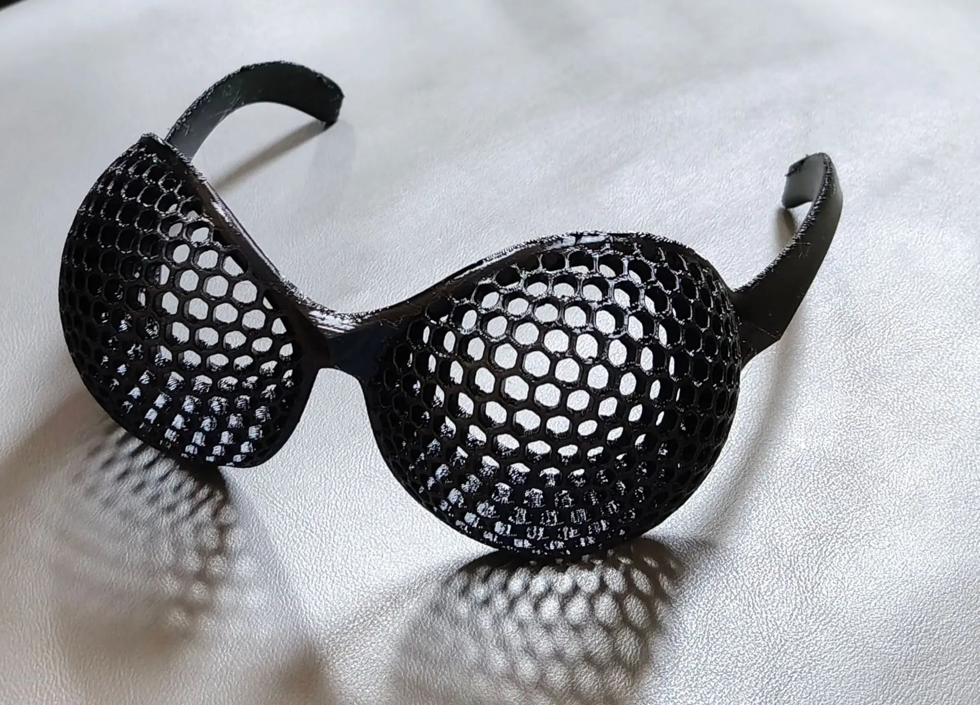Insect Compound Eye Mesh Sunglasses Retro Grid Design Fun Summer Qme black