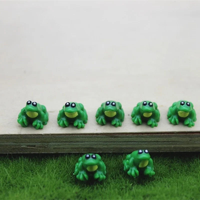 Resin Miniature Mini Tiny Green Frog Figurines Dollhouse Decor Scenes Qme