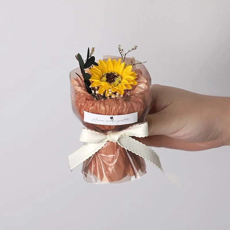Mini Pocket-meeting Small Bouquet Rose Sunflower Eternal Flower Qme A7