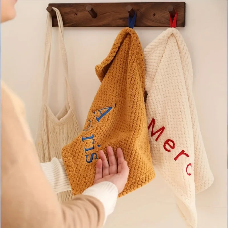 1pc minimalist texture small square towel, embroidered with letters, soft and absorbent without shedding hair, hand towel Qme