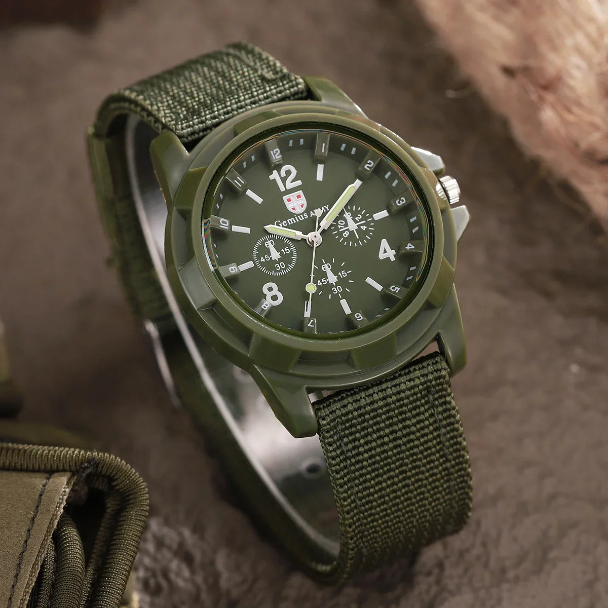 2026 Men's Multi-functional Outdoor Night Light Quartz Watch with Nylon Woven Band for Casual & Business Use Qme green