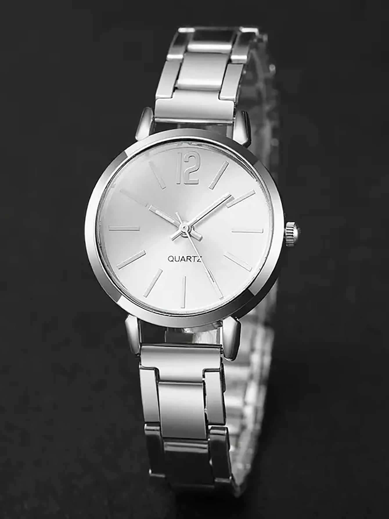 5pcs fashionable, elegant, simple temperament women's quartz watch set with round dial and exquisite jewelry set Qme