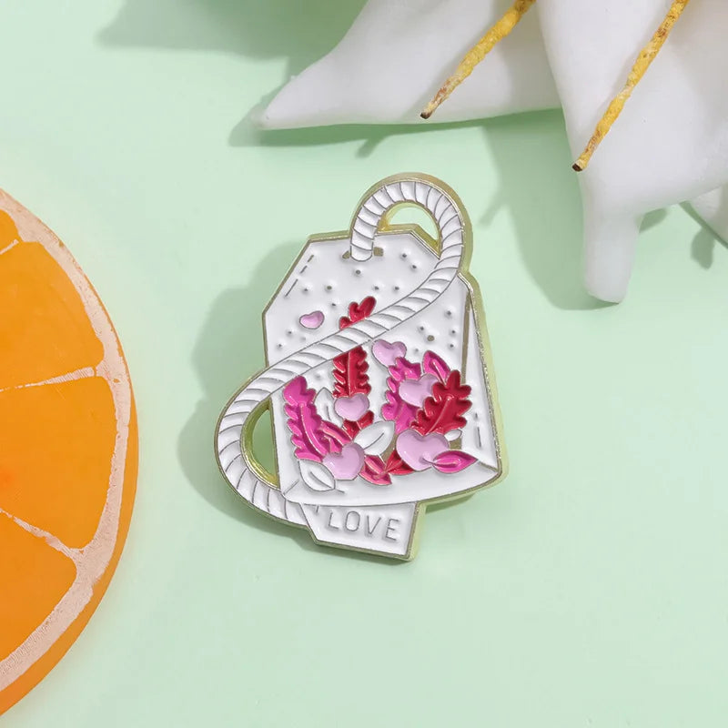 Cartoon Box Enamel Pin Creative Pink Leaf Heart Design Brooches For Shirt Hat Lapel Metal Badges Jewelry Gift Wholesale Qme