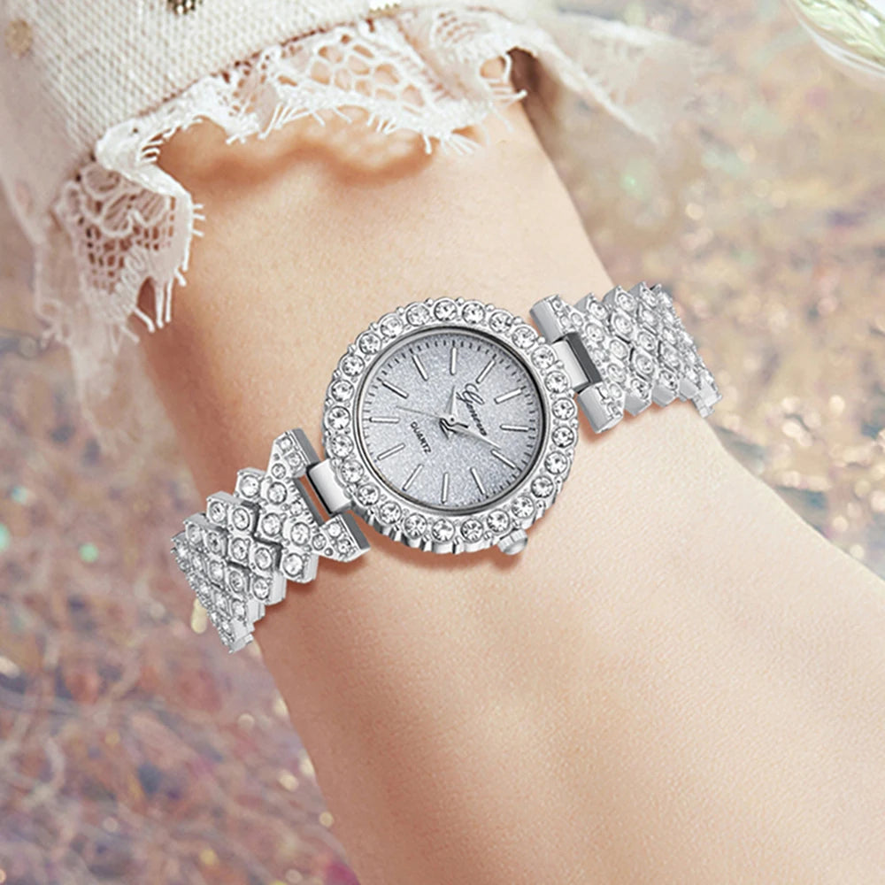 6PCS Silver Women's Watch Set Luxury Fashion Quartz Watch Bracelet Necklace Earrings Set Perfect Gift for Friends or Moms Qme